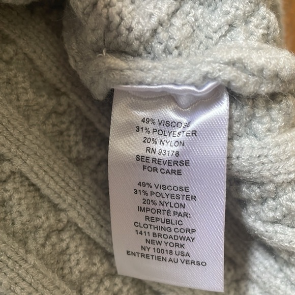 Tahari Sweater - Picture 7 of 7